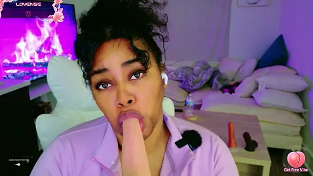 Chat +18 de CarmenCash__ ao vivo