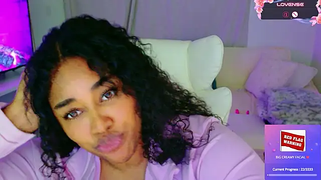 Show modela CarmenCash__ na web-kameri