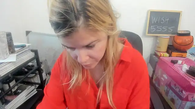 new_but_cute webcam show