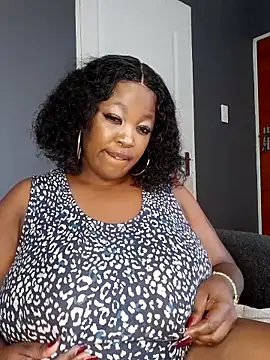 SWEETDOLLY29XX's Live XXX Chat