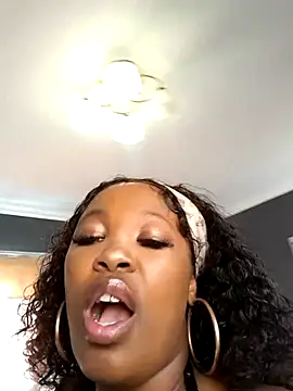 SWEETDOLLY29XX Live XXX-Chat