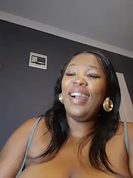 SWEETDOLLY29XX Adlı Modelin Web Kamerası Şovu