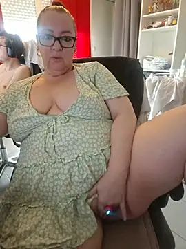 cplcokins34's Live XXX Chat