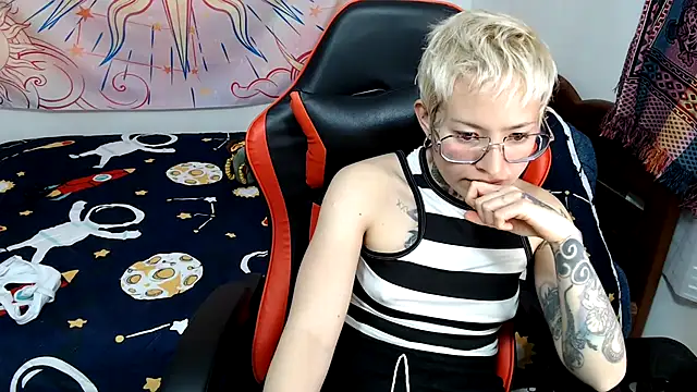 ArrangedFoot's Live XXX Chat