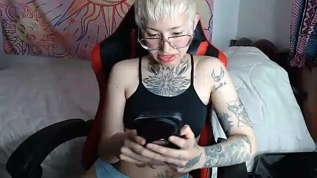 ArrangedFoot's Live XXX Chat