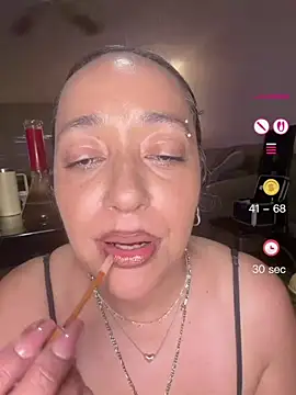Pokazy przed kamerką – PichyPrettyPussy