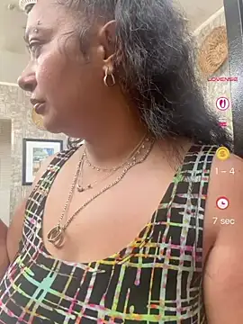 Pokazy przed kamerką – PichyPrettyPussy