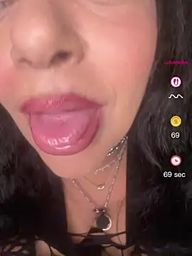 Pertunjukan Kamera Web PichyPrettyPussy