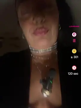 הופעת וובקאם של PichyPrettyPussy