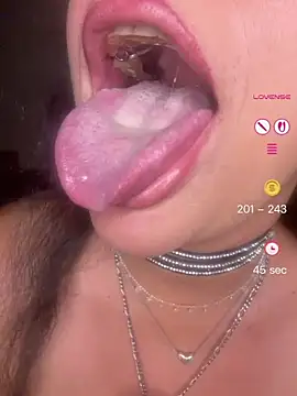 PichyPrettyPussy's Webcam Show