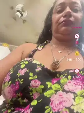 הופעת וובקאם של PichyPrettyPussy