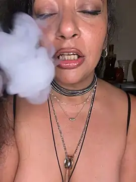 PichyPrettyPussy Adlı Modelin Canlı Sohbet Odası