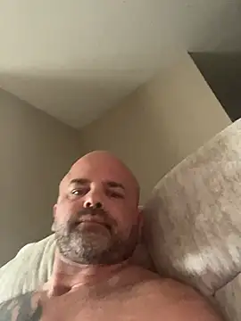 TattooedMonster: διαδικτυακό σόου στην κάμερα