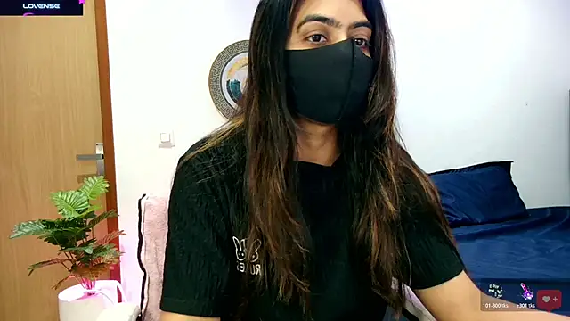 הופעת וובקאם של DesiZoya