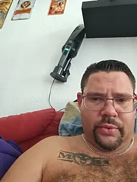 sexykevin17cm Webcam Show