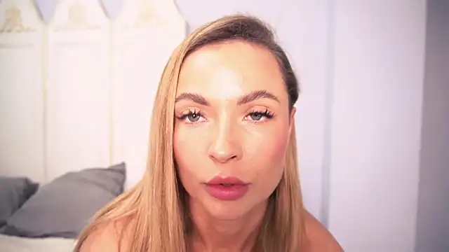 Chat +18 de mollystarss ao vivo