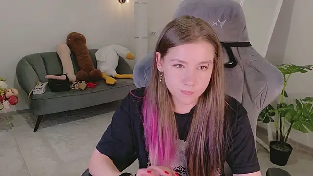 Mira_Falls Adlı Modelin Canlı XXX Sohbeti