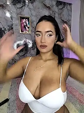 SaharQamar Chat XXX in diretta