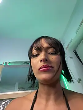 SaharQamar's Live XXX Chat