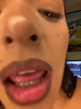 Czat XXX na żywo – SaharQamar