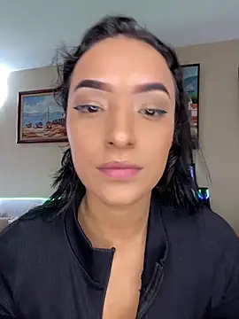 Chat +18 de SaharQamar ao vivo