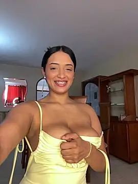 Chat +18 de SaharQamar ao vivo
