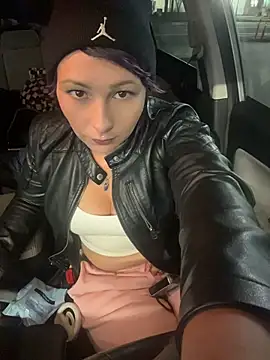 RebelReign Adlı Modelin Canlı XXX Sohbeti
