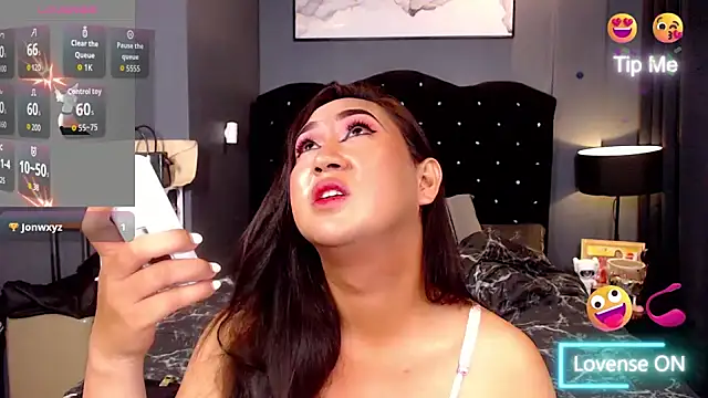 HOTTESTCANDYTS webcam show