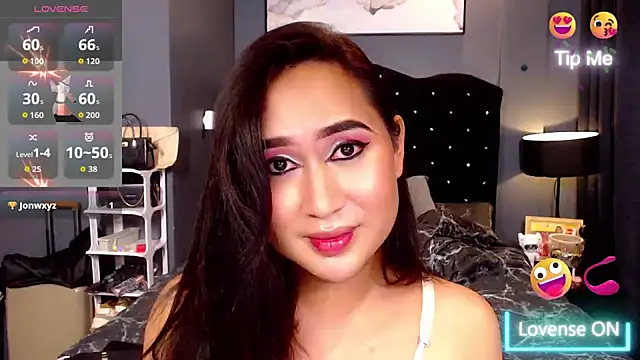 HOTTESTCANDYTS webcam show