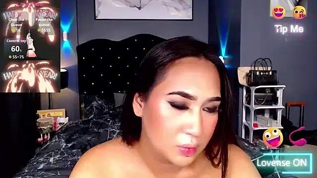 HOTTESTCANDYTS Шоу с уебкамера