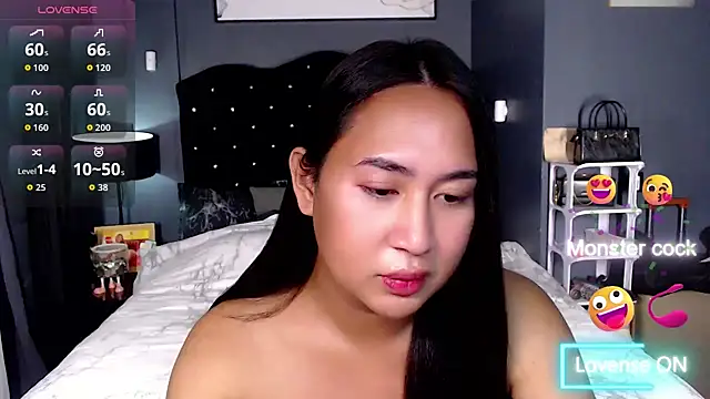 HOTTESTCANDYTS webcam show