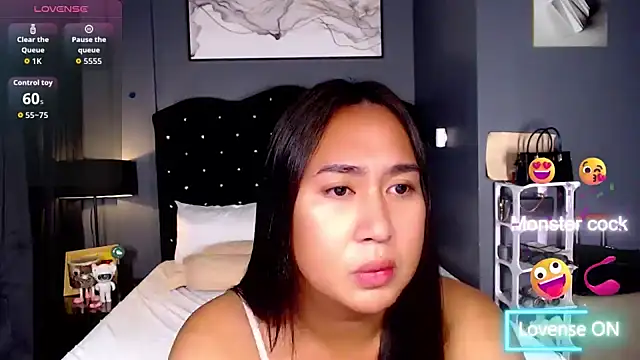 HOTTESTCANDYTS Webcam show
