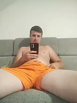 MrNoBoDy000 webkamerás műsora