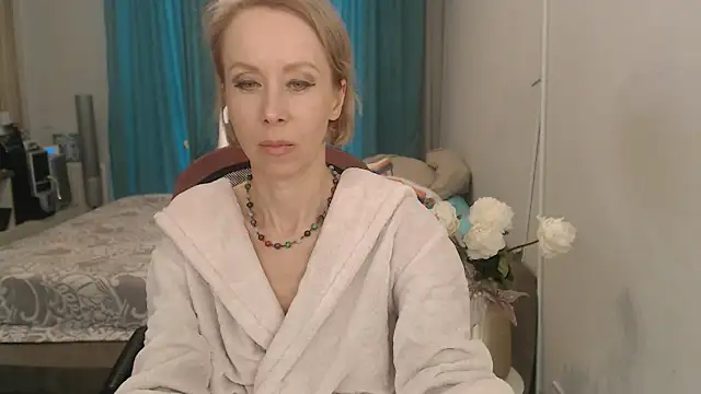 LuxuryNika: онлайн-секс-чат