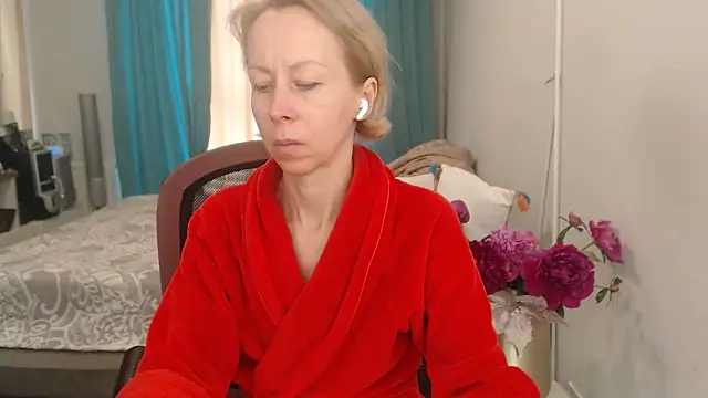 LuxuryNika Adlı Modelin Canlı XXX Sohbeti