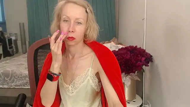 LuxuryNika's Webcam Show