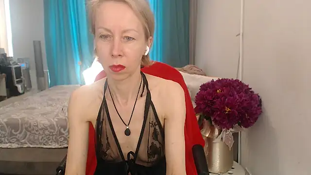 LuxuryNika's Live XXX Chat