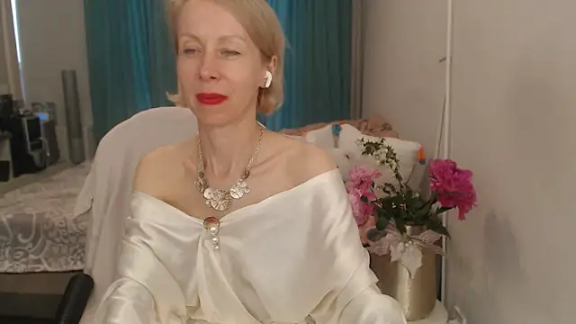 LuxuryNika's Webcam Show