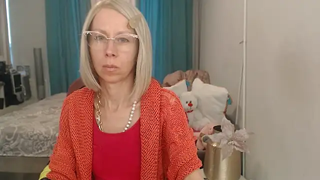 LuxuryNika's Webcam Show
