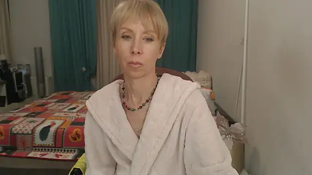 LuxuryNika's Live XXX Chat