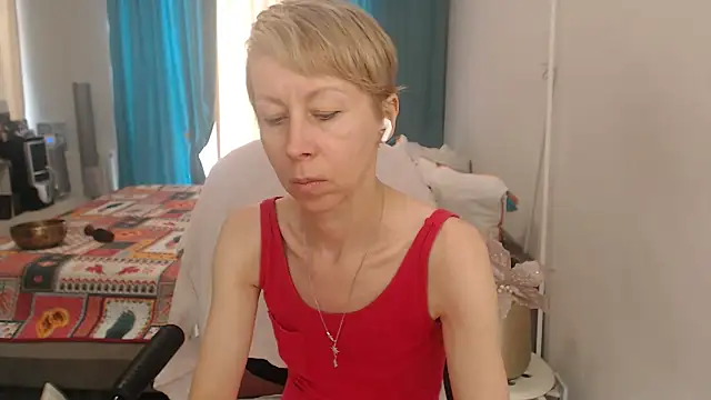 LuxuryNika élő XXX-chatje