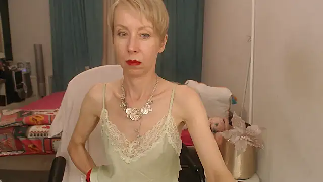 LuxuryNika's Webcam Show