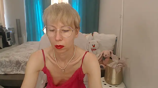 LuxuryNika's Live XXX Chat
