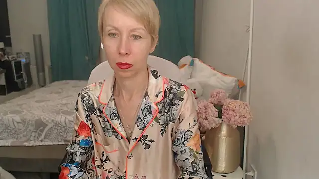 LuxuryNika – Live XXX-chat