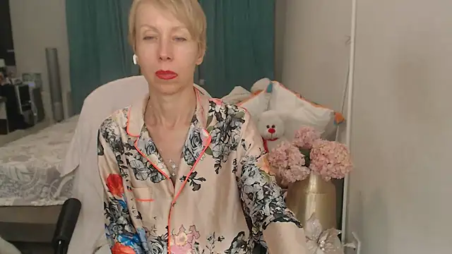 LuxuryNika's Webcam Show