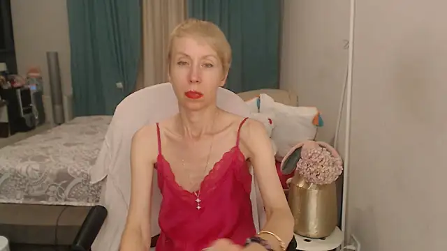LuxuryNika Chat XXX in diretta