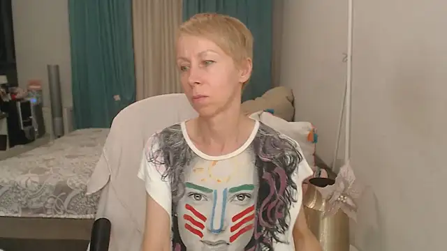 LuxuryNika's Webcam Show