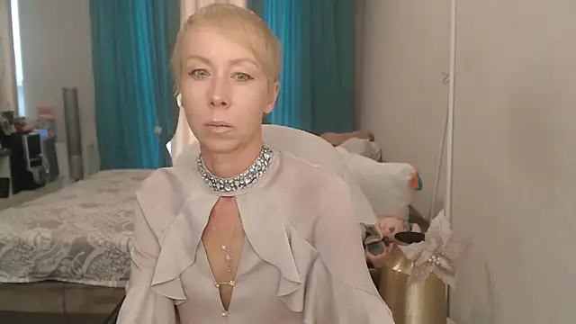 LuxuryNika – Kamerová šou