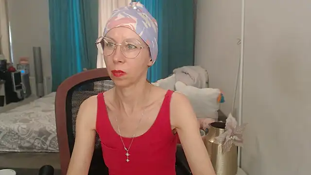 LuxuryNika  – webcam-show
