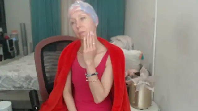 LuxuryNika's Live XXX Chat